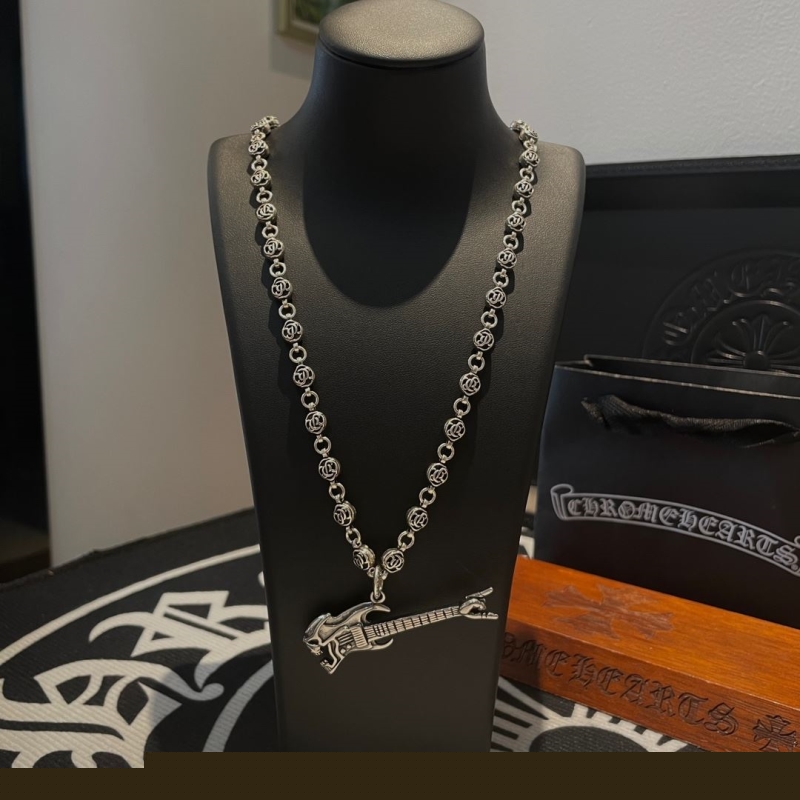Ch**me He**ts necklaces
